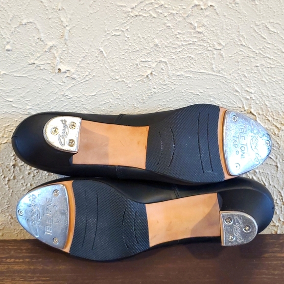 Capezio Women's Ballet & Dance Shoes 🩰 - Picture 7 of 9